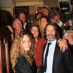 Frédéric Beigbeder, Maria Pourchet (Prix de Flore 2023) lors de la remise du prix de Flore 2023 au Café de Flore à Paris le 8 novembre 2023. © Philippe Baldini / Bestimage