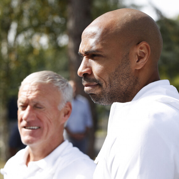 Comment s'entendent Didier Deschamps et Thierry Henry ?
 
Didier Deschamps et Thierry Henry - Inauguration de l'espace Michel Hidalgo au Centre National du Football de Clairefontaine (Yvelines). © Michael Baucher / Panoramic / Bestimage