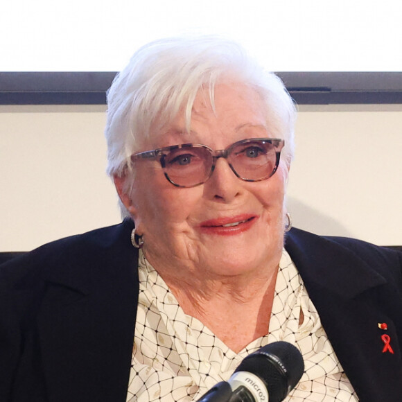 Line Renaud était aux anges en ce jour de mi-novembre
Exclusif - Line Renaud et Christine Rouzioux (Professeure émérite en virologie à l'hôpital Necker) - Remise du prix "Fonds de dotation Line Renaud-Loulou Gasté" pour la recherche médicale à la Maison de la Recherche à Paris. © Coadic Guirec/Bestimage