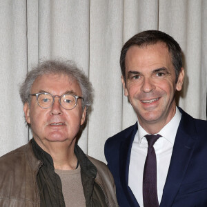 Exclusif - Dominique Besnehard et Olivier Véran - Remise du prix "Fonds de dotation Line Renaud-Loulou Gasté" pour la recherche médicale à la Maison de la Recherche à Paris le 15 novembre 2023. © Coadic Guirec/Bestimage 