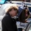 Jodie Foster, photographiée dans les rues de Los Angeles, le 9 mars, conduisant sa voiture... et tentant d'échapper aux paparazzi.