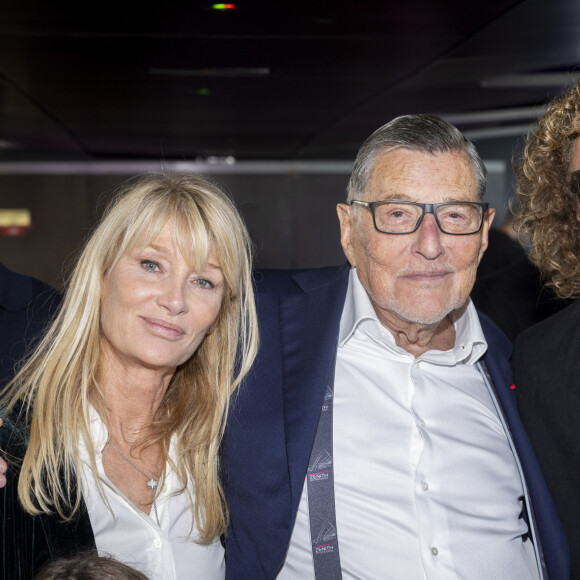 Son petit-fils Joalukas était égalemet présent
Exclusif - Isabelle Camus et son père Jean-Claude Camus, Joalukas Noah - Anniversaire pour ses 85 ans de Jean-Claude Camus avec ses proches et sa famille sur la péniche "Bel Ami" à Paris. Le 29 octobre 2023 © Cyril Moreau / Bestimage 