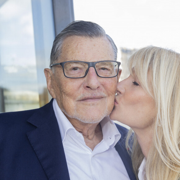 Exclusif -  Jean-Claude Camus et sa fille Isabelle Camus - Anniversaire pour ses 85 ans de Jean-Claude Camus avec ses proches et sa famille sur la péniche "Bel Ami" à Paris. Le 29 octobre 2023 © Cyril Moreau / Bestimage 