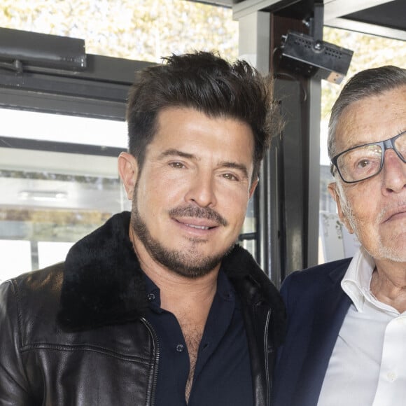 Exclusif - Vincent Niclo et Jean-Claude Camus - Anniversaire pour ses 85 ans de Jean-Claude Camus avec ses proches et sa famille sur la péniche "Bel Ami" à Paris. Le 29 octobre 2023 © Cyril Moreau / Bestimage 