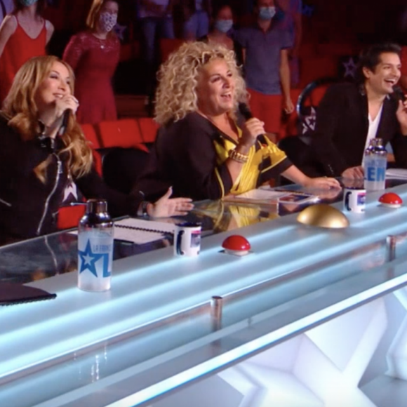 Depuis 2015, l'heureuse maman de deux enfants s'illustre en tant que jurée dans "La France a un incroyable talent" sur M6.
Eric Antoine, Hélène Ségara, Marianne James et Sugar Sammy dans "La France a un incroyable Talent 2020" - M6