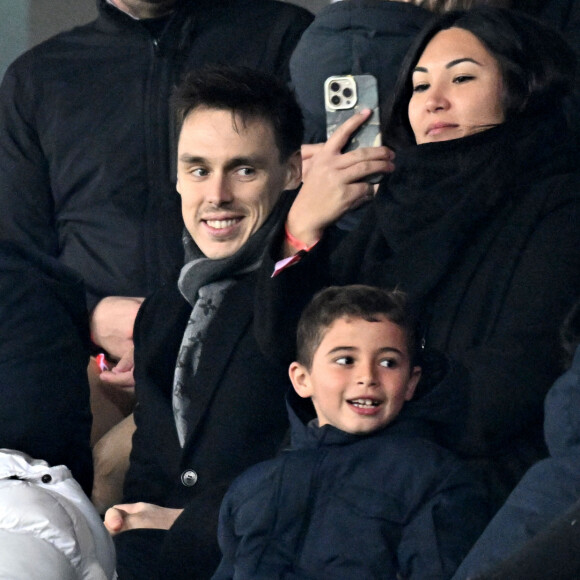 Louis et Marie Ducruet durant le match de football de phase de groupes de l'Euro 2024, France contre Gibraltar, à l'Allianz Riviera à Nice, le 18 novembre 2023. Déjà qualifiée pour l'Euro-2024, la France a battu Gibraltar 14 à 0. C'est la plus large victoire de l'histoire des Bleus. Ils se sont imposés grâce notamment à un triplé de Kylian Mbappé et des doublés de Kingsley Coman et Olivier Giroud. Warren Zaïre-Emery, qui a fait ses grands débuts en Bleu à 17 ans, 8 mois et 10 jours, le plus jeune joueur à revêtir le maillot bleu depuis 1911, a été l'auteur du 3eme but. Le milieu de terrain n'a profité qu'un quart d'heure de sa première sélection en équipe de France, à 17 ans, ayant été contraint de sortir prématurément, blessé à la cheville juste après avoir marqué son premier but avec les Bleus. © Bruno Bebert / Bestimage
