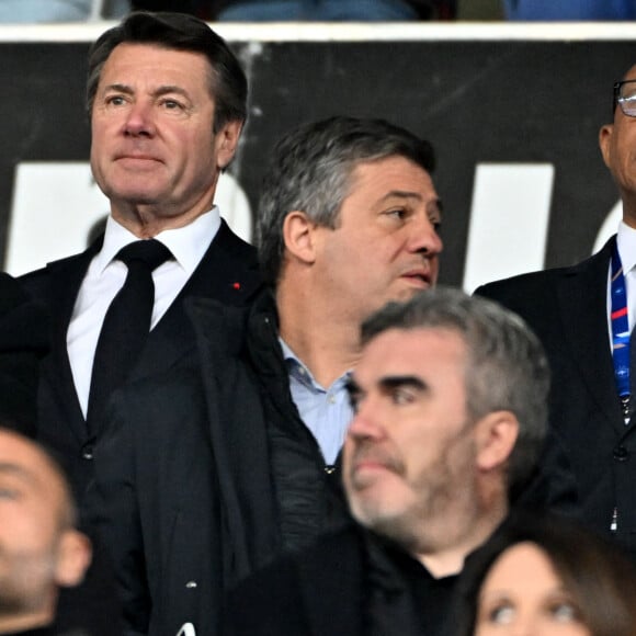 Christian Estrosi, le maire de Nice, et Philippe Diallo, le président de la Fédération Française de Football, durant le match de football de phase de groupes de l'Euro 2024, France contre Gibraltar, à l'Allianz Riviera à Nice, le 18 novembre 2023. Déjà qualifiée pour l'Euro-2024, la France a battu Gibraltar 14 à 0. C'est la plus large victoire de l'histoire des Bleus. Ils se sont imposés grâce notamment à un triplé de Kylian Mbappé et des doublés de Kingsley Coman et Olivier Giroud. Warren Zaïre-Emery, qui a fait ses grands débuts en Bleu à 17 ans, 8 mois et 10 jours, le plus jeune joueur à revêtir le maillot bleu depuis 1911, a été l'auteur du 3eme but. Le milieu de terrain n'a profité qu'un quart d'heure de sa première sélection en équipe de France, à 17 ans, ayant été contraint de sortir prématurément, blessé à la cheville juste après avoir marqué son premier but avec les Bleus. © Bruno Bebert / Bestimage 