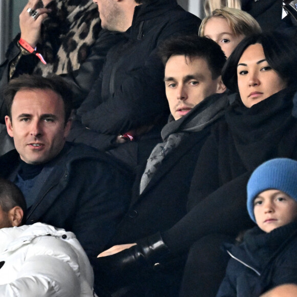 Louis et Marie Ducruet durant le match de football de phase de groupes de l'Euro 2024, France contre Gibraltar, à l'Allianz Riviera à Nice, le 18 novembre 2023. Déjà qualifiée pour l'Euro-2024, la France a battu Gibraltar 14 à 0. C'est la plus large victoire de l'histoire des Bleus. Ils se sont imposés grâce notamment à un triplé de Kylian Mbappé et des doublés de Kingsley Coman et Olivier Giroud. Warren Zaïre-Emery, qui a fait ses grands débuts en Bleu à 17 ans, 8 mois et 10 jours, le plus jeune joueur à revêtir le maillot bleu depuis 1911, a été l'auteur du 3eme but. Le milieu de terrain n'a profité qu'un quart d'heure de sa première sélection en équipe de France, à 17 ans, ayant été contraint de sortir prématurément, blessé à la cheville juste après avoir marqué son premier but avec les Bleus. © Bruno Bebert / Bestimage 