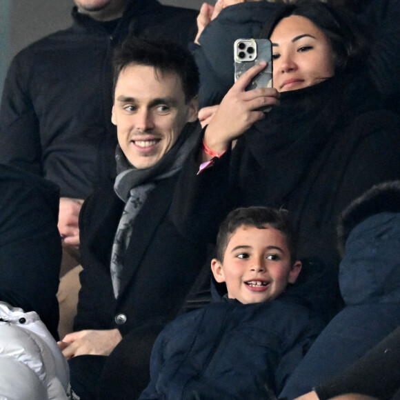 Louis et Marie Ducruet durant la match de football de phase de groupes de l'Euro 2024, France contre Gibraltar, à l'Allianz Riviera à Nice, le 18 novembre 2023. Déjà qualifiée pour l'Euro-2024, la France a battu Gibraltar 14 à 0. C'est la plus large victoire de l'histoire des Bleus. Ils se sont imposés grâce notamment à un triplé de Kylian Mbappé et des doublés de Kingsley Coman et Olivier Giroud. Warren Zaïre-Emery, qui a fait ses grands débuts en Bleu à 17 ans, 8 mois et 10 jours, le plus jeune joueur à revêtir le maillot bleu depuis 1911, a été l'auteur du 3eme but. Le milieu de terrain n'a profité qu'un quart d'heure de sa première sélection en équipe de France, à 17 ans, ayant été contraint de sortir prématurément, blessé à la cheville juste après avoir marqué son premier but avec les Bleus. © Bruno Bebert / Bestimage 