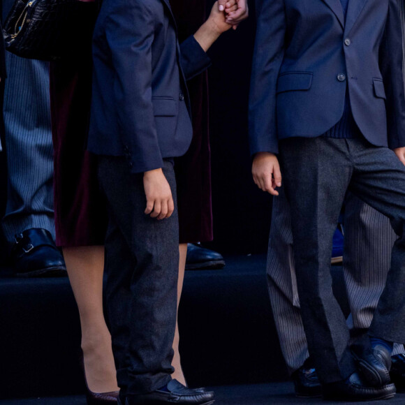 Stefano et Francesco Casiraghi, Charlotte Casiraghi et ses fils Raphael Elmaleh et Balthazard Rassam, India et Maximilian Casiraghi - La famille princière monégasque dans la cour d'honneur du palais lors de la la fête nationale à Monaco, le 19 novembre 2023. La famille princière monégasque assiste à la prise d'armes, puis à la cérémonie de remise des médailles et à un défilé militaire sur la place du palais princier. © Olivier Huitel / Pool Monaco / Bestimage 