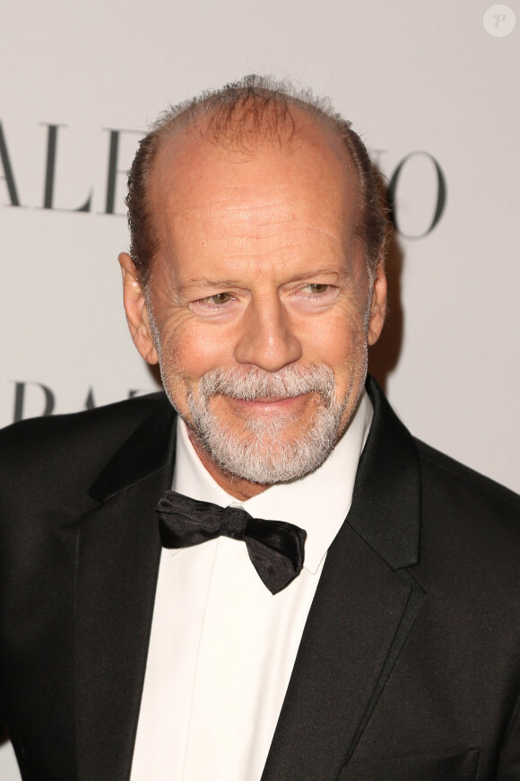 Une photo ayant pour légende : "Mon papa me manque beaucoup aujourd'hui".
Bruce Willis au gala de charité 'An Evening Honoring Valentino' à New York, le 7 décembre 2015