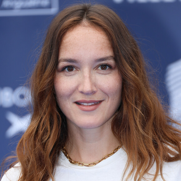 "Quand on devient mère, on devient une autre personne. Ça remet les priorités en place", confie l'actrice à "Paris Match"
Anaïs Demoustier (Le temps d'aimer) sur le tapis bleu de la 16ème édition du festival du film francophone de Angoulême le 23 août 2023. © Coadic Guirec / Bestimage 
