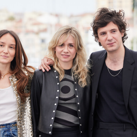Anaïs Demoustier, Katell Quillévéré et Vincent Lacoste au photocall de "Le temps d'aimer" lors du 76ème Festival International du Film de Cannes, au Palais des Festivals à Cannes, France, le 21 mai 2023 © Jacovides-Moreau/Bestimage 