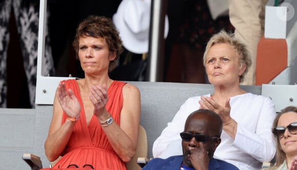 Anne Le Nen et sa femme Muriel Robin en tribune (jour 14) lors des Internationaux de France de Tennis de Roland Garros 2022 à Paris, France, le 4 juin 2022. © Dominique Jacovides/Bestimage