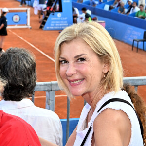 Michèle Laroque et sa mère, Doina Trandabur assistent à la rencontre de tennis entre Carlos Alcaraz et Borna Coric durant la Hopman Cup à Nice. Le 22 juillet 2023. © Bruno Bebert / Bestimage