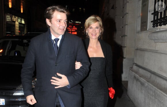 Son quotidien, en solitaire ?
Michèle Laroque et François Baroin - Invités au mariage de Jean-François Copé chez Potel et Chabot au 46 rue Cambon à Paris.