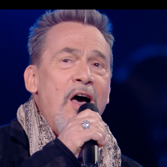 Florent Pagny surprend Axel, sur le titre "Les murs porteurs", lors du prime de la Star Academy. TF1. Le 25 novembre 2023.