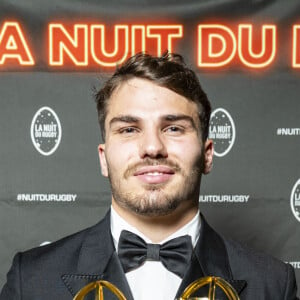 Antoine Dupont, une année contrastée
 
Antoine Dupont - Soirée de la 19ème édition de la Nuit du Rugby à l'Olympia, Paris. © Pierre Perusseau/Bestimage