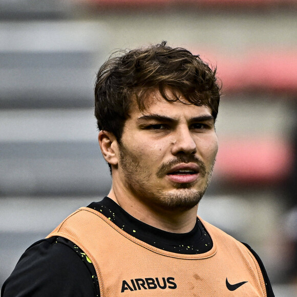 Lors d'un voyage en Indonésie, le rugbyman s'est affichée avec sa mystérieuse compagne
 
Antoine Dupont (st) Match de rugby du Top14 opposant le Stade Toulousain Rugby (Toulouse) and USA Perpignan (43-34)au stade Ernest-Wallon stadium à Toulouse, France, le 11 novembre 2023. © Thierry Breton/Panoramic/Bestimage