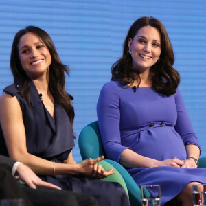 Le livre décrit les relations froides depuis 4 ans entre Meghan et Kate
Catherine (Kate) Middleton et Meghan Markle assistent au premier forum annuel de la Royal Foundation qui se tient à Aviva le 28 février 2018 à Londres, en Angleterre.