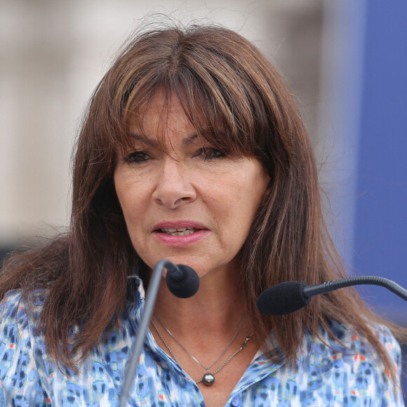 Nouveau "couac" pour Anne Hidalgo
 
Anne Hidalgo - La maire de Paris lors de la commémoration du 50ème anniversaire du coup d'état au Chili à la Mairie de Paris. © Jonathan Rebboah / Panoramic / Bestimage