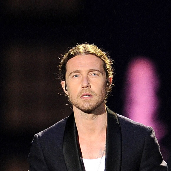 Exclusif - No Tabloids - Julien Doré - Enregistrement de l'émission "La chanson challenge" au Château de Chambord, qui sera diffusée le 26 juin sur TF1 Après le succès de la première édition, « LA CHANSON CHALLENGE » revient sur TF1 pour une soirée inédite et exceptionnelle, produite par DMLS TV, le samedi 26 juin à 21h05. « LA CHANSON CHALLENGE » est une émission au cours de laquelle de nombreux artistes vont se lancer un challenge : chanter une chanson très éloignée de leur univers habituel. © Gaffiot-Moreau / Bestimage  Exclusive - No Web No Blog pour Belgique et Suisse 