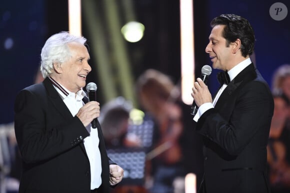 Exclusif - Michel Sardou et Laurent Gerra - Enregistrement de l'émission "Bon Anniversaire Laurent Gerra" au Pavillon Baltard à Nogent-sur-Marne le 13 novembre 2017. L'émission sera diffusée sur France 2 le 29 décembre le jour J du 50ème anniversaire de L. Gerra. © Pierre Perusseau/Bestimage 