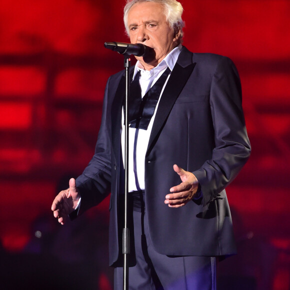 Exclusif - Michel Sardou aux Arènes de Nîmes pour le second concert de sa dernière tournée "La Dernière Danse" le 7 juillet 2017. © Bruno Bebert / Bestimage 