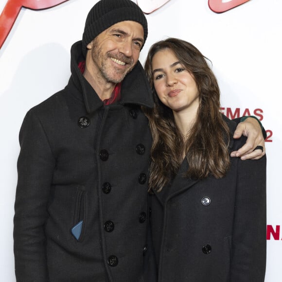 Marié à Hortense d'Estève pendant sept ans, Calogero est devenu papa avec sa première épouse de deux filles 
Calogero avec sa fille Nina - Avant-première mondiale du film "Napoléon" à la Salle Pleyel à Paris