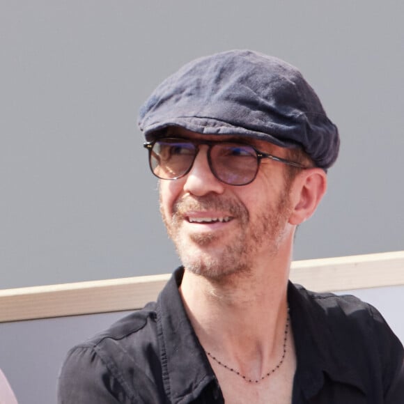 Calogero en tribunes lors des Internationaux de France de tennis de Roland Garros 2023, à Paris, France, le 9 juin 2023. © Jacovides-Moreau/Bestimage 