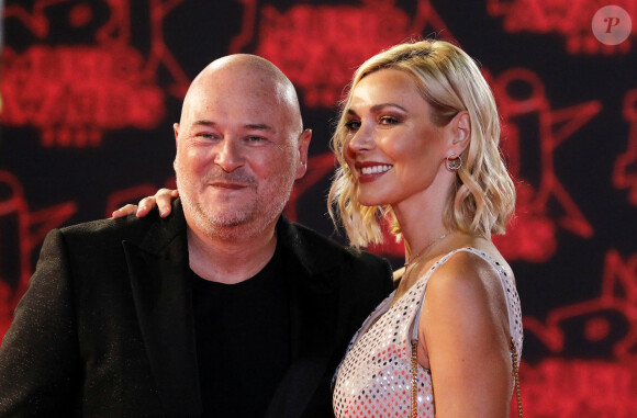 Sébastien Cauet et sa compagne Nathalie Dartois lors de la 23ème édition des NRJ Music Awards 2021 au Palais des Festivals de Cannes, le 20 novembre 2021. © Dominique Jacovides/Bestimage 