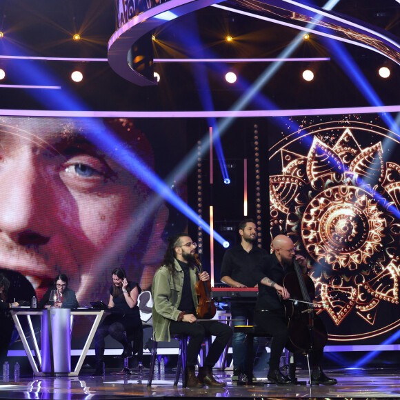 "Il s'agit d'une véritable mission de service publique. On espère qu'on battra un record cette année.".
Grand Corps Malade (Fabien Marsaud) - Les personnalités se mobilisent lors de la 37ème édition du Téléthon sur le plateau de France 2, avec pour parrain Vianney. Le 8 décembre 2023. © Coadic Guirec / Bestimage