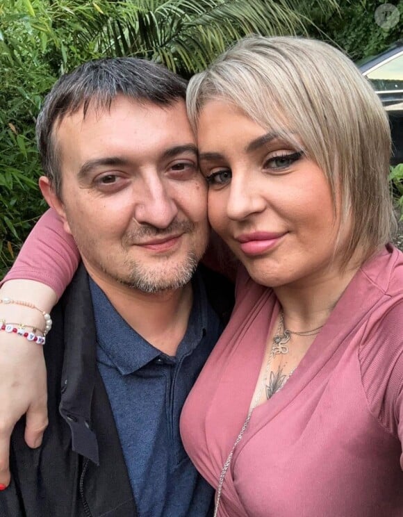 Amandine Pellissard a annoncé récemment qu'elle quittait la France pour poser ses valises en famille dans un autre pays.
Le couple Pellissard, plus heureux que jamais, photo Instagram.