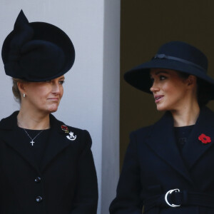 Sophie de Wessex a-t-elle ignoré le mal-être de Meghan Markle
Sophie Rhys-Jones, comtesse de Wessex, Meghan Markle, duchesse de Sussex - La famille royale d'Angleterre lors du National Service of Remembrance à Londres