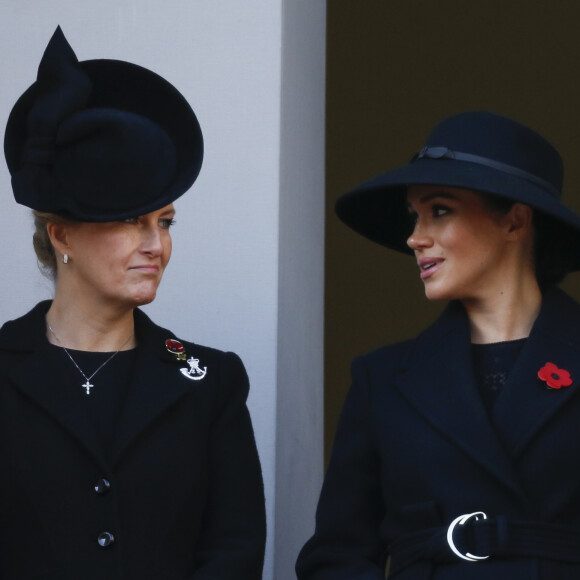 Sophie de Wessex a-t-elle ignoré le mal-être de Meghan Markle
Sophie Rhys-Jones, comtesse de Wessex, Meghan Markle, duchesse de Sussex - La famille royale d'Angleterre lors du National Service of Remembrance à Londres