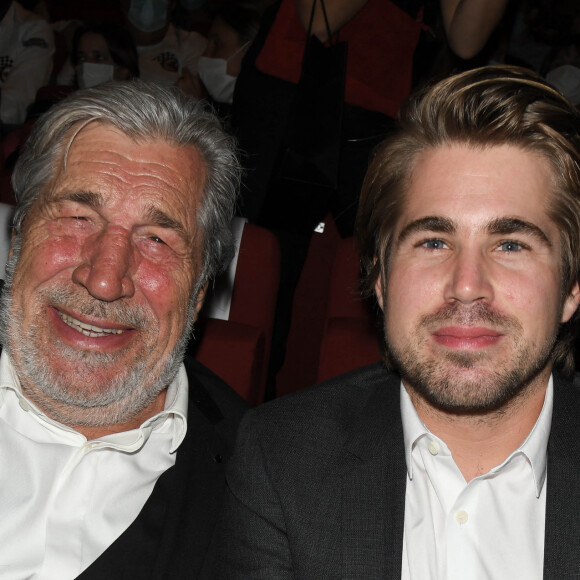 "Tu ramasses. Un enfer, un enfer !!", poursuit le fils de Jean-Pierre Castaldi
 
Jean-Pierre Castaldi et son fils Giovanni Castaldi lors de la cérémonie de clôture et remise de prix du Festival du film Francophone d'Angoulême 2020 le 2 septembre 2020. © Coadic Guirec / Bestimage
