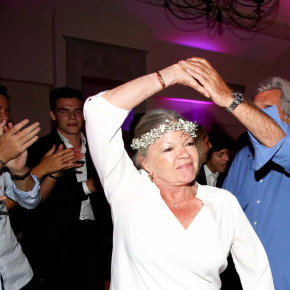 Exclusif - Benjamin Castaldi, sa femme Aurore Aleman, Clémentine Vaudaux (la soeur de Benjamin Castaldi), Catherine Allégret et Jean-Pierre Castaldi - Soirée de mariage de Benjamin Castaldi et Aurore Aleman au Mas de La Rose à Eygalières, le 27 août 2016. © Jacovides-Moreau/Bestimage