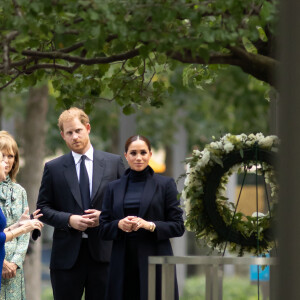 Le prince Harry, duc de Sussex, et Meghan Markle, duchesse de Sussex, à leur arrivée au Mémorial du 11 septembre et au One World Trade Center à New York. Le 23 septembre 2021 