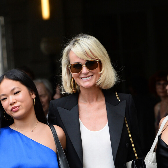 Laeticia Hallyday et ses filles Jade et Joy à leur arrivée au mariage de Claude Lelouch à la mairie du 18ème à Paris. Le 17 juin 2023