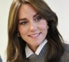 Kate Middleton a multiplié les looks français cette année, notamment grâce à la marque Sézane. 
Catherine (Kate) Middleton, princesse de Galles, lors d'une visite au centre communautaire Vsi Razom dans le centre commercial Lexicon à Bracknell, Royaume Uni. 