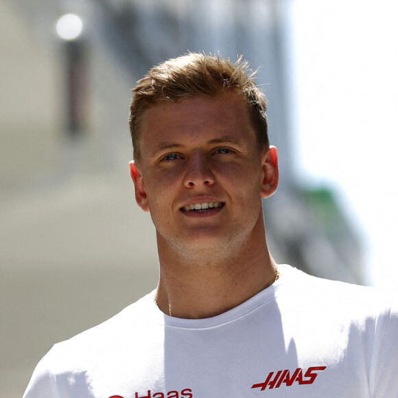 Le fils de Michael Schumacher est amoureux d'une jolie blonde
 
Mick Schumacher - Grand prix de Miami - Etats Unis.