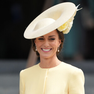 L'une des marques préférées de Kate Middleton ! 
Catherine (Kate) Middleton, duchesse de Cambridge, - Les membres de la famille royale et les invités à la sortie de la messe du jubilé, célébrée à la cathédrale Saint-Paul de Londres, Royaume Uni, le 3 juin 2022. 