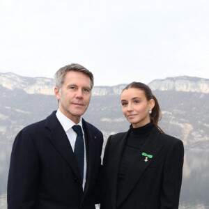 Pas souvent réunis ensemble, Clotilde Courau et Emmanuel-Philipert de Savoie font en sorte que leurs filles évoluent le plus sereinement possible. 
Exclusif - Vittoria de Savoie et son père Emmanuel-Philibert de Savoie - La famille de Savoie s'est retrouvée à l'abbaye de Hautecombe lors d'une messe pour célébrer les 40 ans de la disparition du dernier roi régnant d'Italie, Humbert II de Savoie à Saint-Pierre-de-Curtille, le 18 Mars 2023. Ce fût l'occasion pour Vittoria de Savoie, princesse de Carignan et marquise d'Ivrée, fille ainée d'Emmanuel-Philibert de Savoie et de Clotilde Courau, d'honorer sa première sortie officielle. © Dominique Jacovides/Bestimage