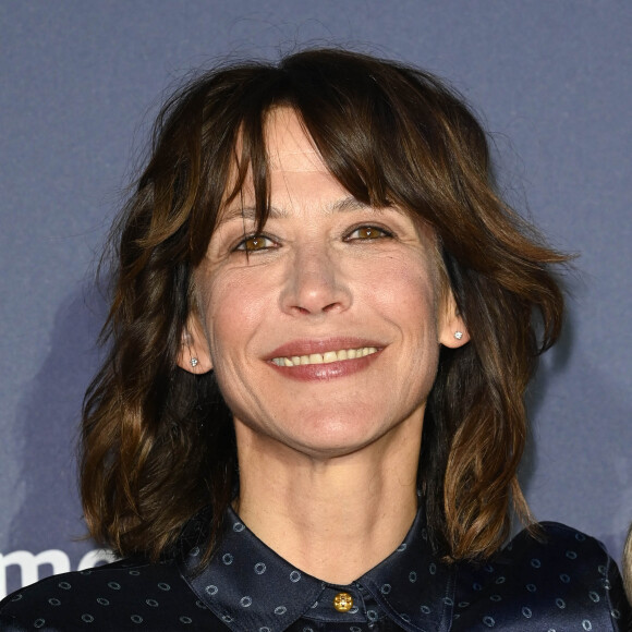 Exclusif - Sophie Marceau - Avant-première du film "I Love America" au Centquatre à Paris le 10 mars 2022. Le public de Prime Vidéo pourra ainsi découvrir sur la plateforme dès le 11 mars les aventures de Lisa (Sophie Marceau) qui décide de changer de vie en quittant Paris pour Los Angeles et de relancer sa vie sentimentale à travers les app de rencontre. © Coadic Guirec/Bestimage 