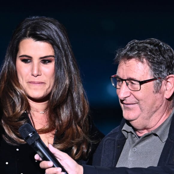 Exclusif  - Karine Ferri et ses parents Helena et Claude et Nikos Aliagas - Surprises - Enregistrement de l'émission "La chanson secrète", présentée par N.Aliagas et diffusée le 29 décembre sur TF1 © Guillaume Gaffiot-Cyril Moreau / Bestimage 