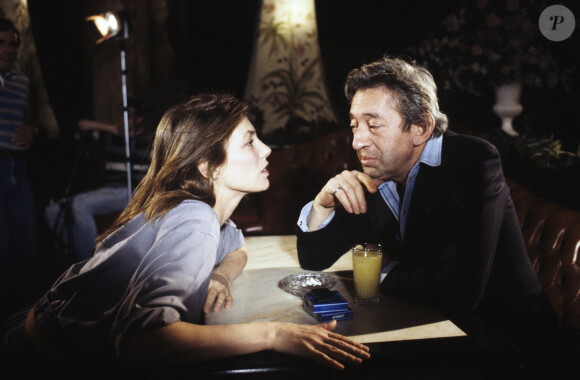 Archives - En France, à Paris, Serge Gainsbourg et Jane Birkin en juin 1985. © Michel Croizard via Bestimage