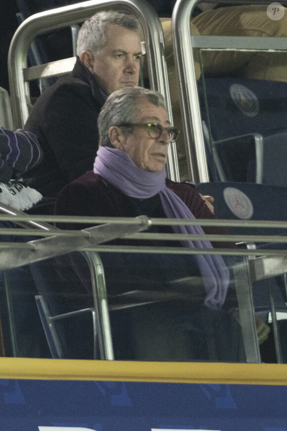 Patrick Balkany - Célébrités dans les tribunes du Trophée des Champions entre le PSG et Toulouse (2-0) au Parc des Princes à Paris le 3 avril 2024. © Cyril Moreau/Bestimage