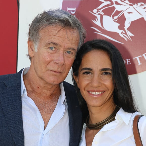 Franck Dubosc et sa femme Danièle - Qatar Prix de L'Arc de Triomphe 2023 à l’hippodrome ParisLongchamp le 1er octobre 2023. © Coadic Guirec/Bestimage