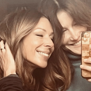 Carla Bruni est intervenue dans l'épisode 11 de son podcast pour évoquer ses propres addictions.
Carla Bruni sur Instagram. Le 4 janvier 2023.