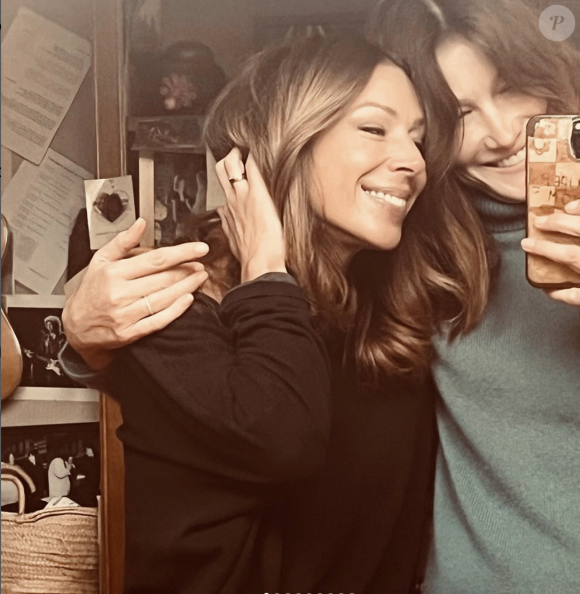 Carla Bruni est intervenue dans l'épisode 11 de son podcast pour évoquer ses propres addictions.
Carla Bruni sur Instagram. Le 4 janvier 2023.